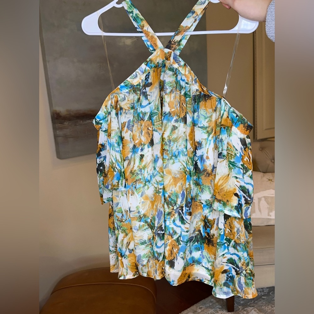 entro Cross-Neck Flowy Blouse. Size Sm. Fun floral design.
